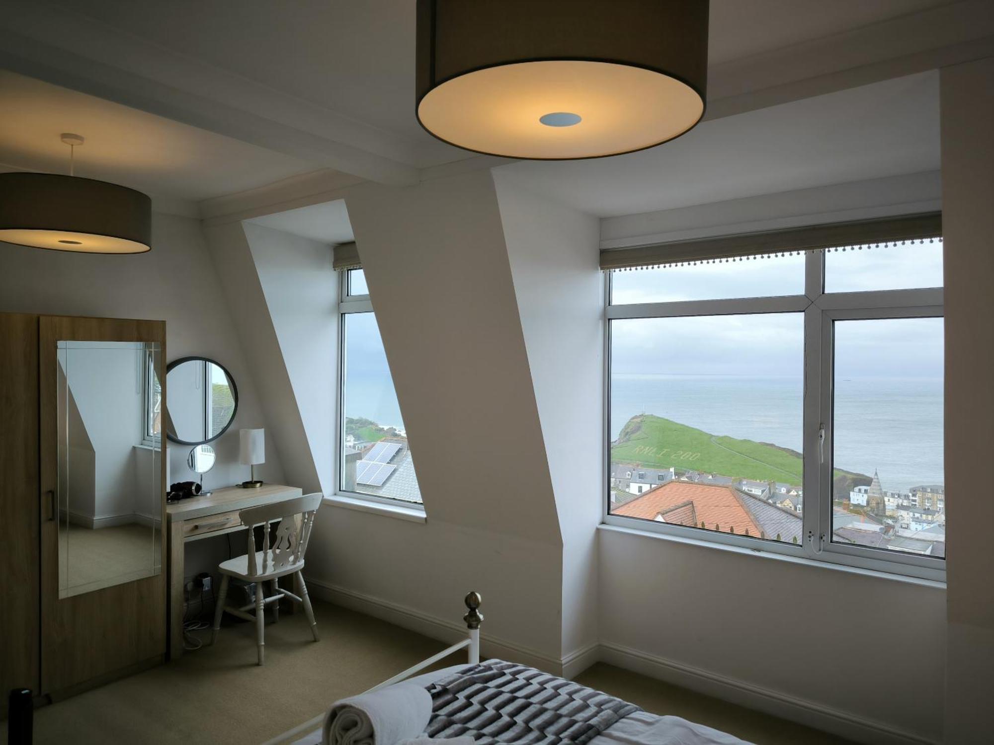 Spacious 4 Bed Victorian House With Sea Views Tjs4Tt 伊尔弗勒科姆 外观 照片